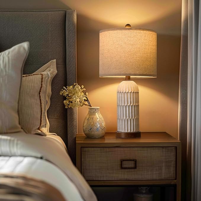 OYEARS 22.5" Bedside Table Lamps Set of 2, Farmhouse Table Lamp with USB A+C Charging Ports,Vintage Nightstand Lamp for Bedrooms and Living Rooms, Retro Resin End Table Lamp, Beige and Brown